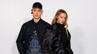 givenchy maroquinerie femme merchandising actualité|5 choses à retenir du défilé Givenchy automne.